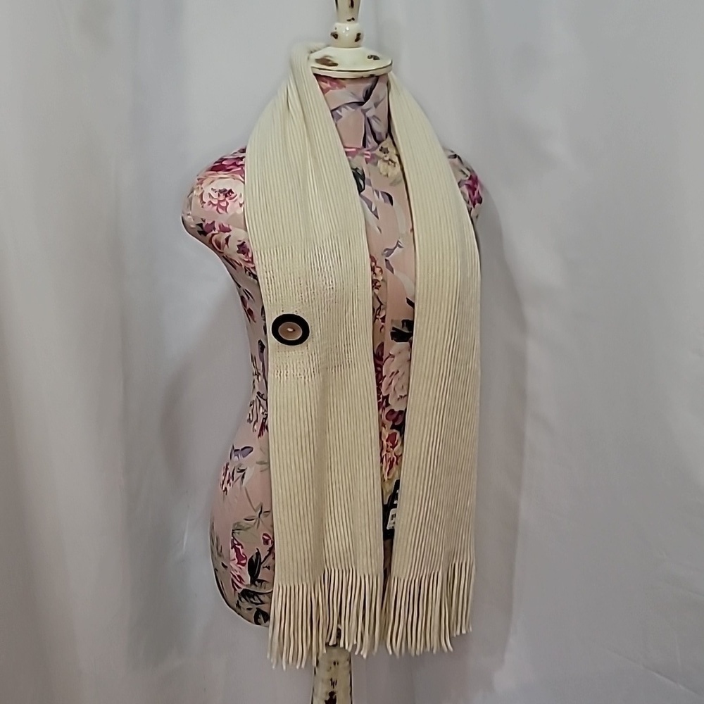 FREE with Purchase NWT MADSTYLE 4 in 1 Button Scarf